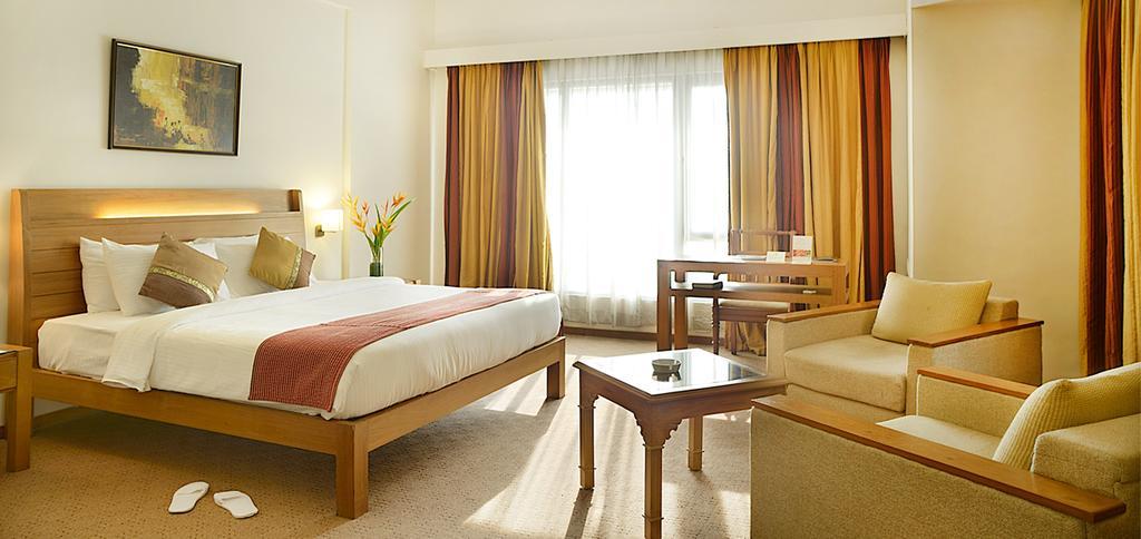 Hotel The Avenue Regent Kochi Exterior foto